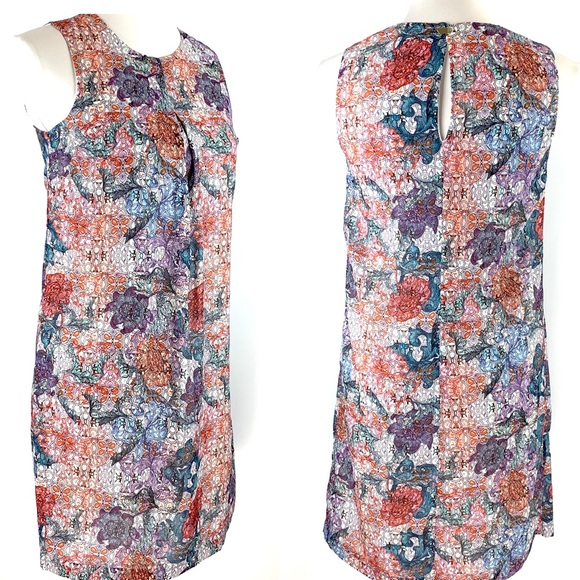 H&M Dresses & Skirts - H&M Floral Blue and Red Lightweight Sleeveless Mini Shift Dress size 4